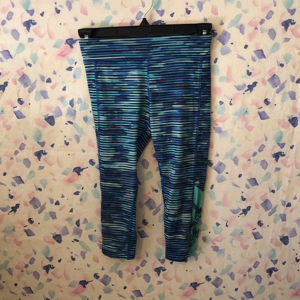 Cropped workout leggings